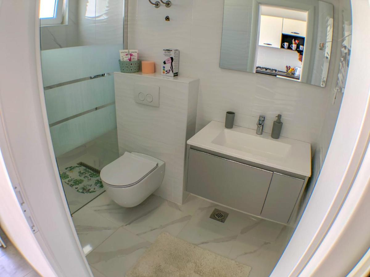 Apartmani Doris Gradac  Esterno foto