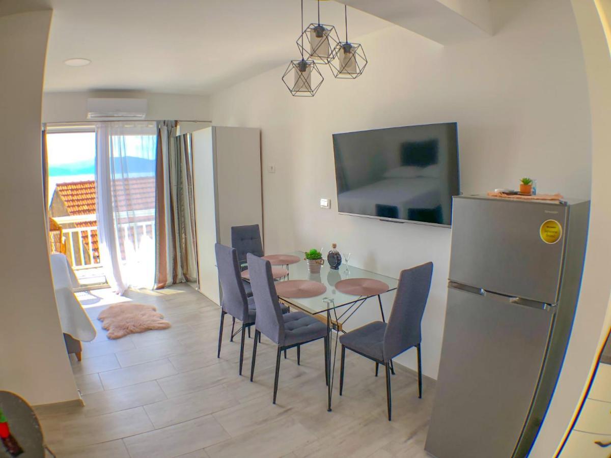Apartmani Doris Gradac  Esterno foto