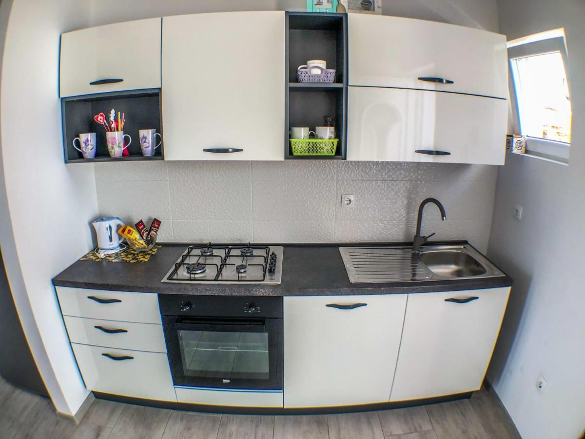 Apartmani Doris Gradac  Esterno foto