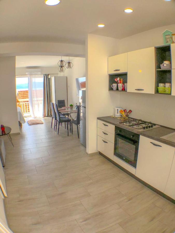 Apartmani Doris Gradac  Esterno foto