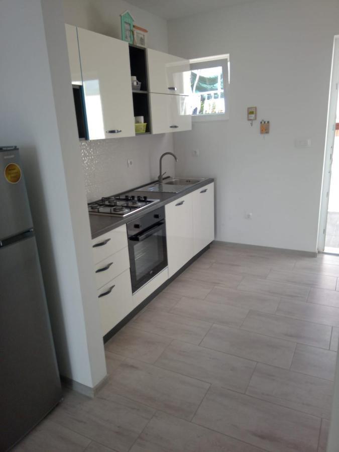 Apartmani Doris Gradac  Esterno foto