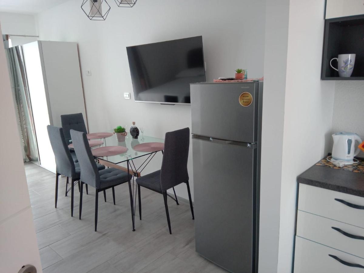 Apartmani Doris Gradac  Esterno foto